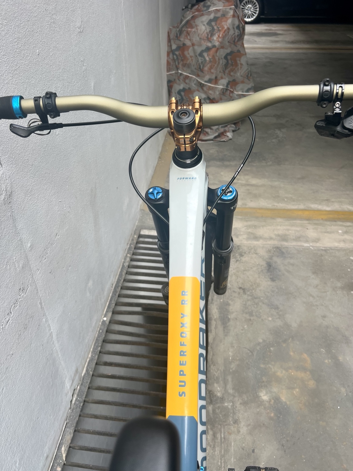 Mondraker Superfoxy RR 2025, vista 4